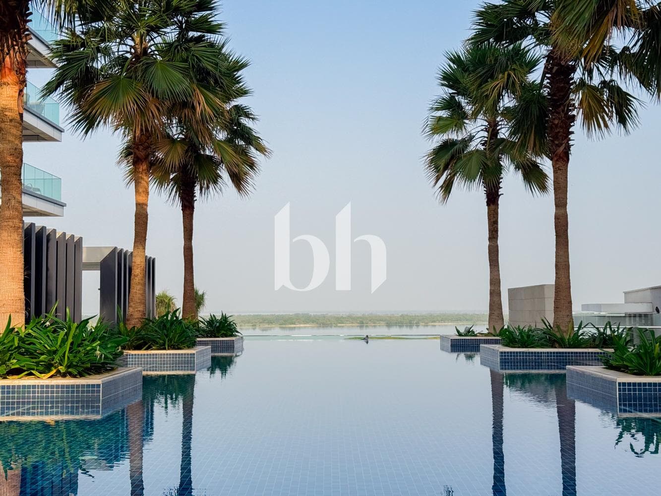 2 Bedrooms Apartment in Mayan 5