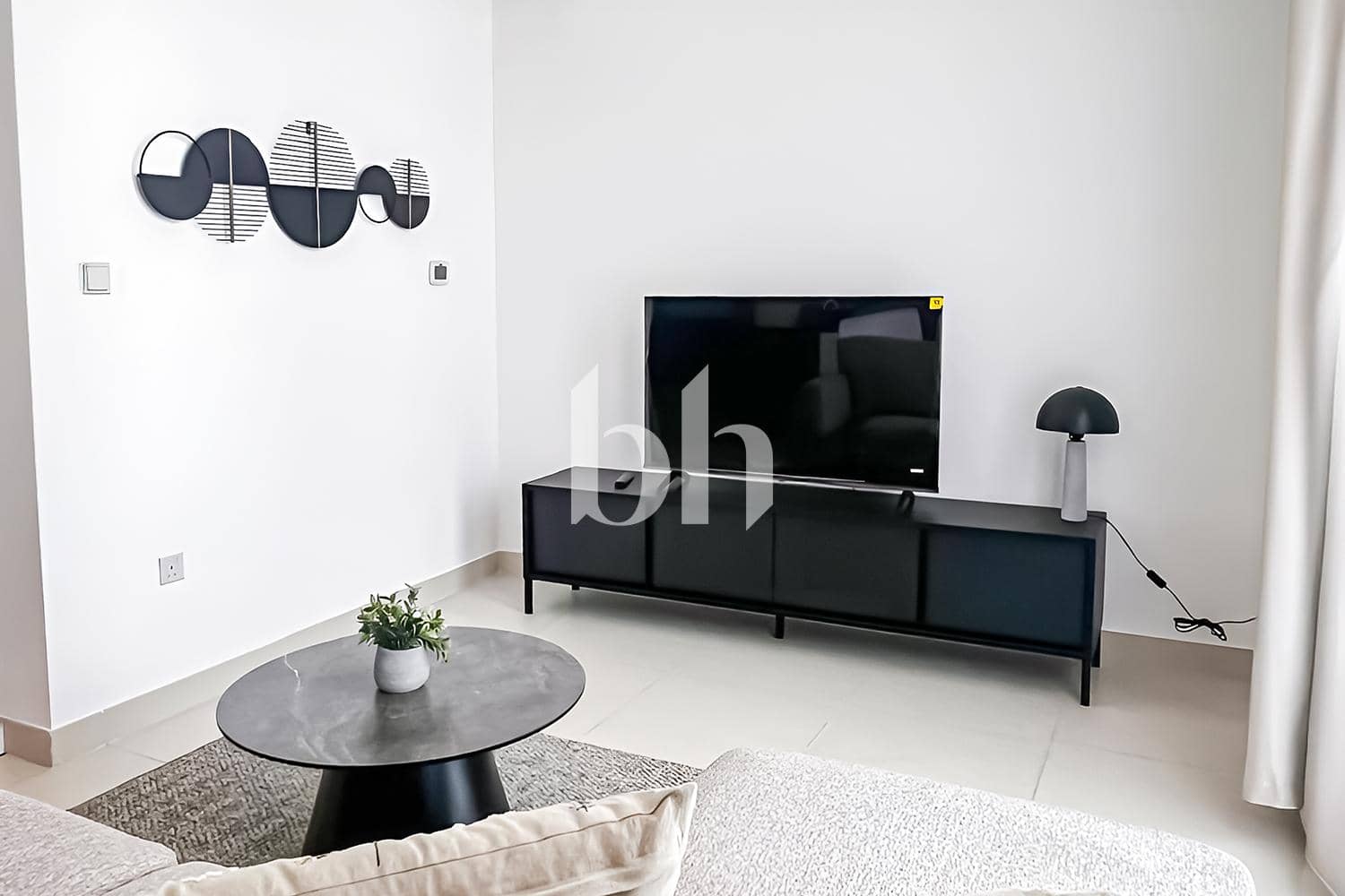 1 Bedroom Apartment in The Lofts Central - photo 2