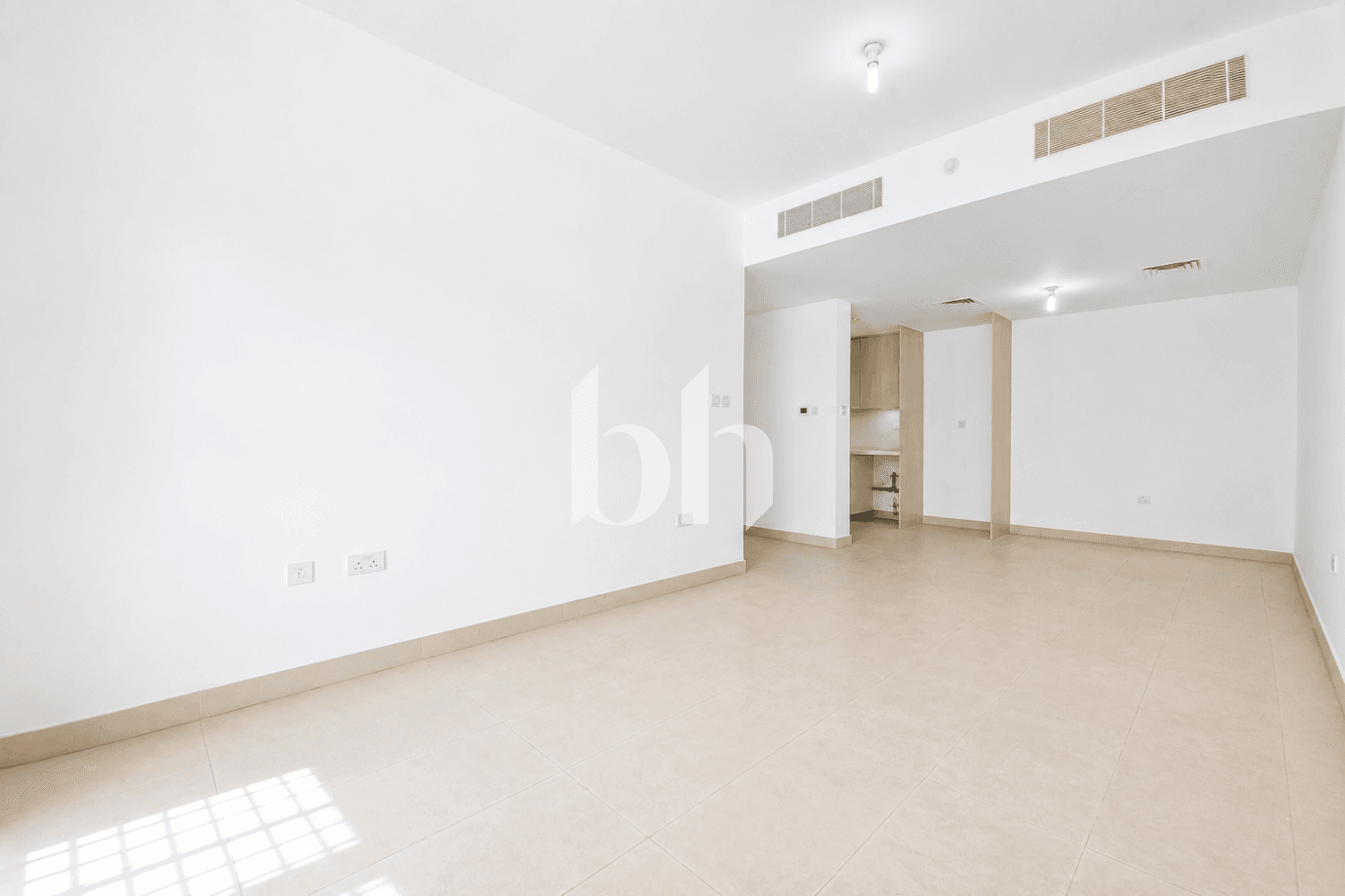1 Bedroom Apartment in Building B - photo 2