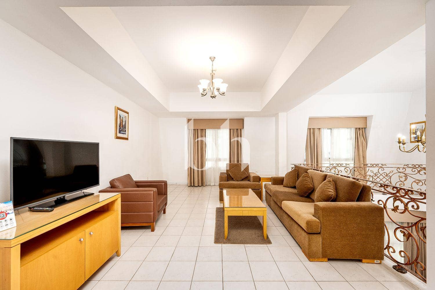 3 Bedroom Apartment in Roda Al Murooj - photo 1