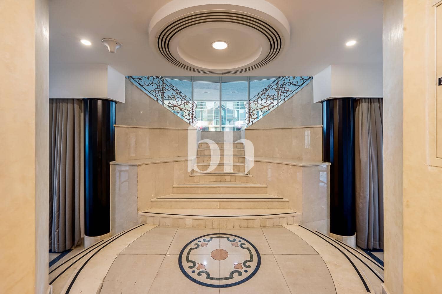4 Bedroom Penthouse in Roda Al Murooj - photo 1