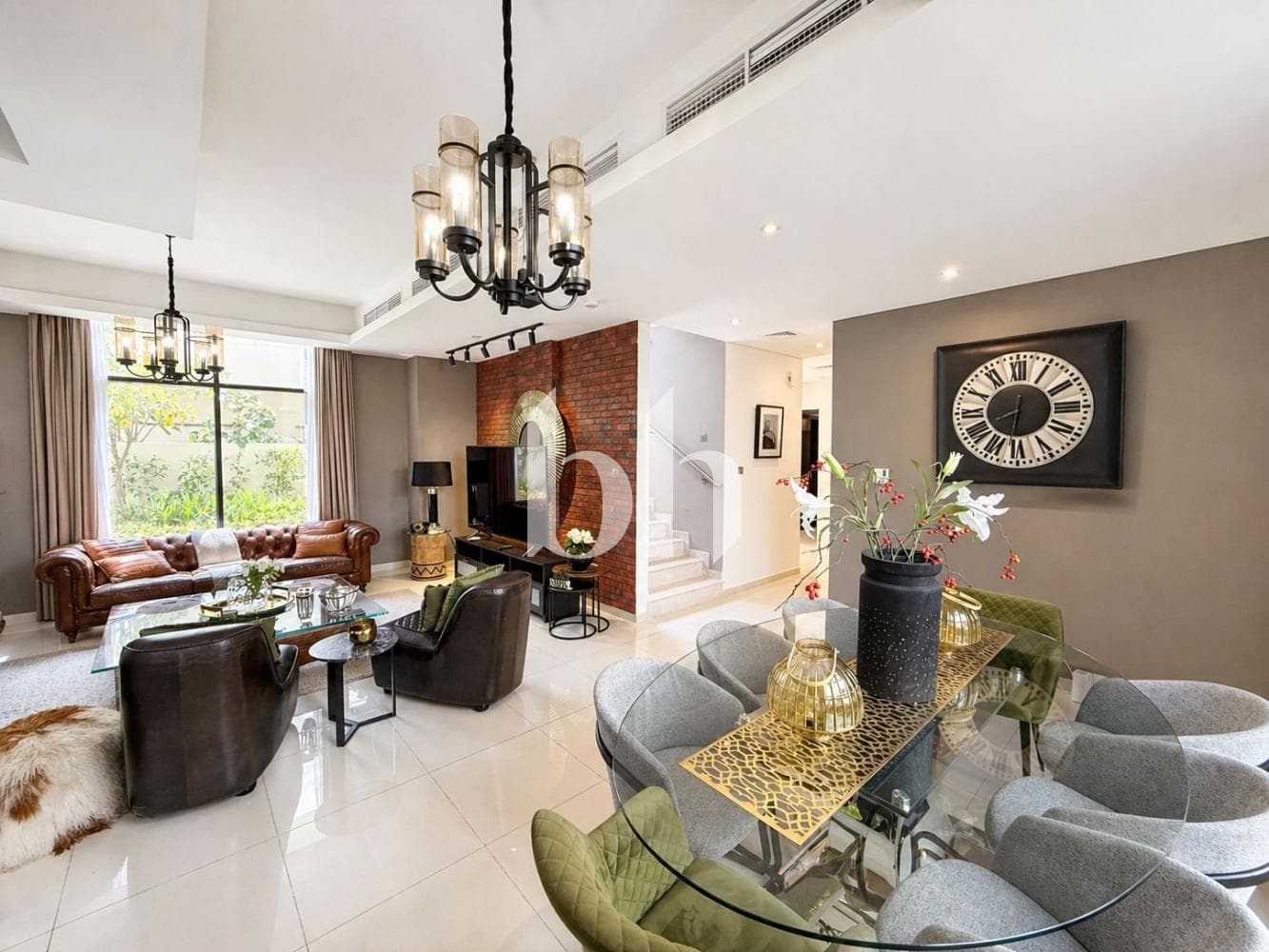 5 Bedroom Villa in The Field