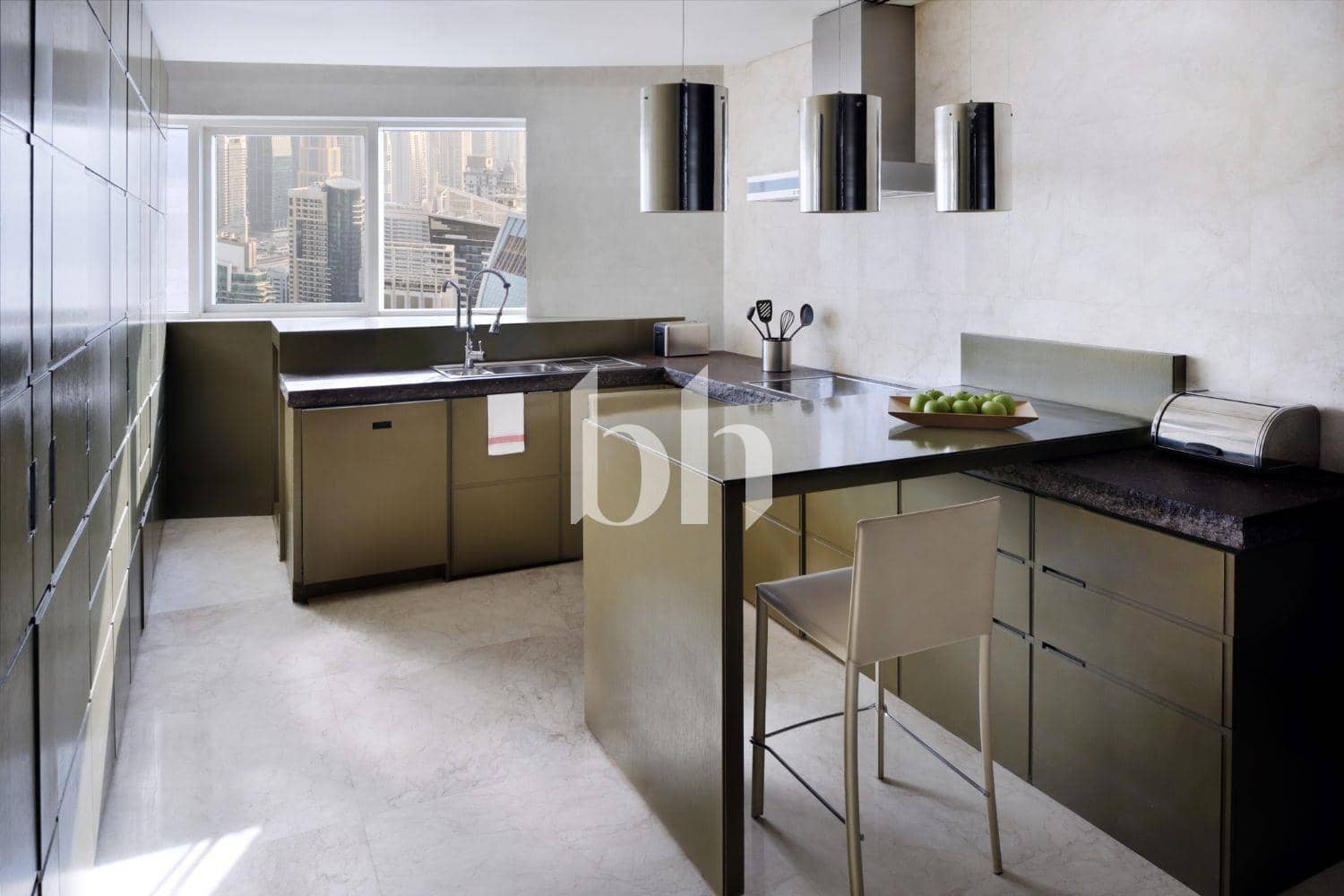3 Bedroom Penthouse in Marriott Harbour Hotel and Suites - photo 1