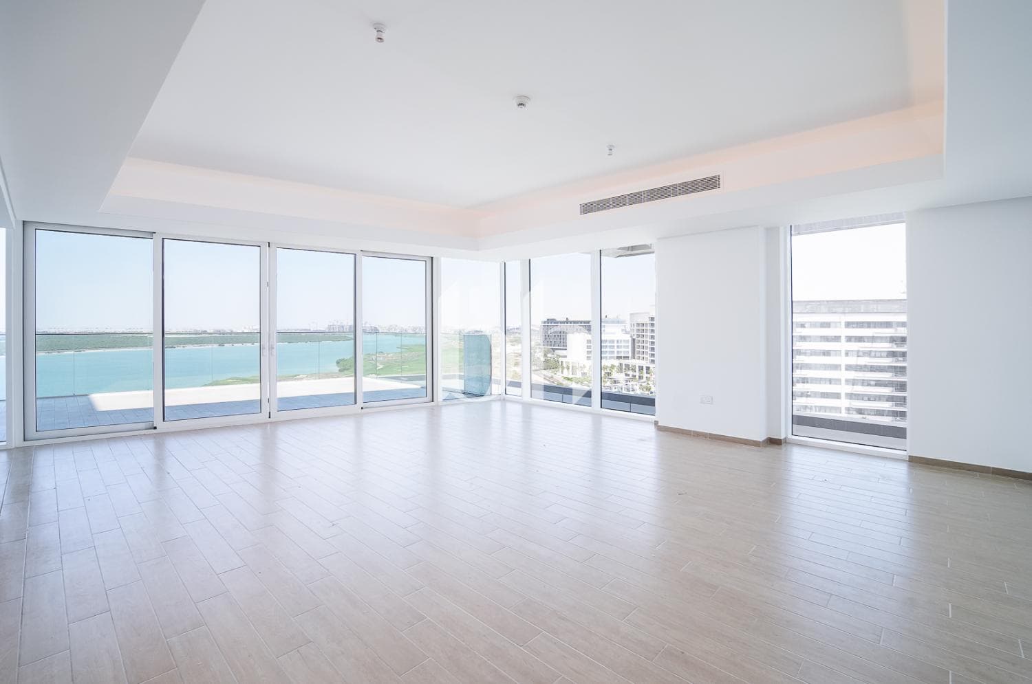 4 Bedrooms Apartment in Mayan 3 - photo 1