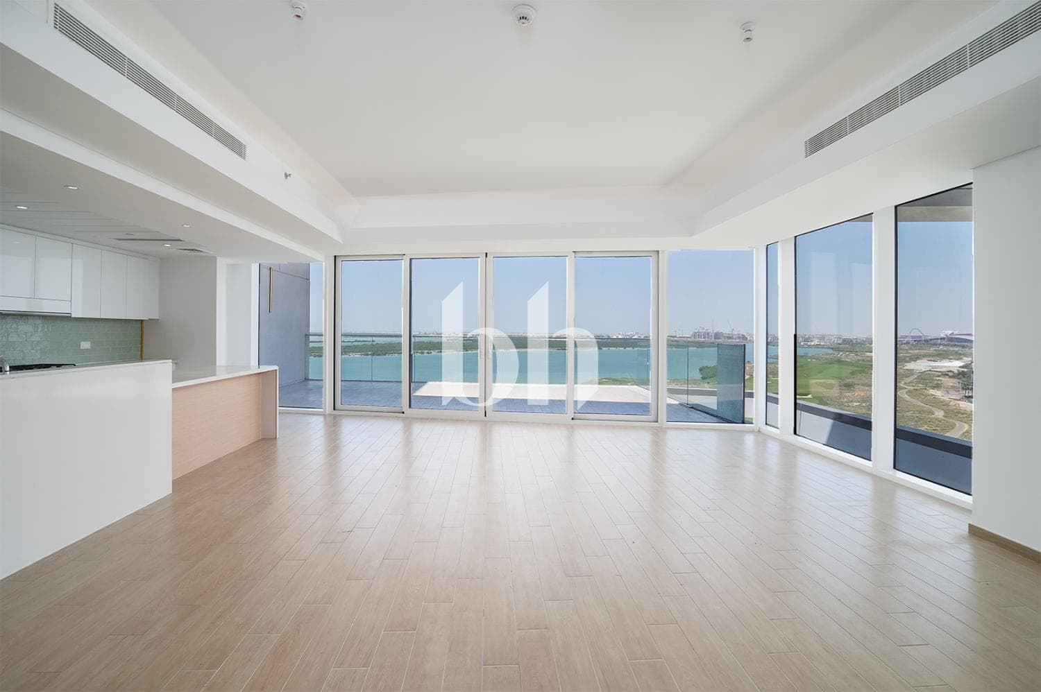 4 Bedrooms Apartment in Mayan 3 - photo 2