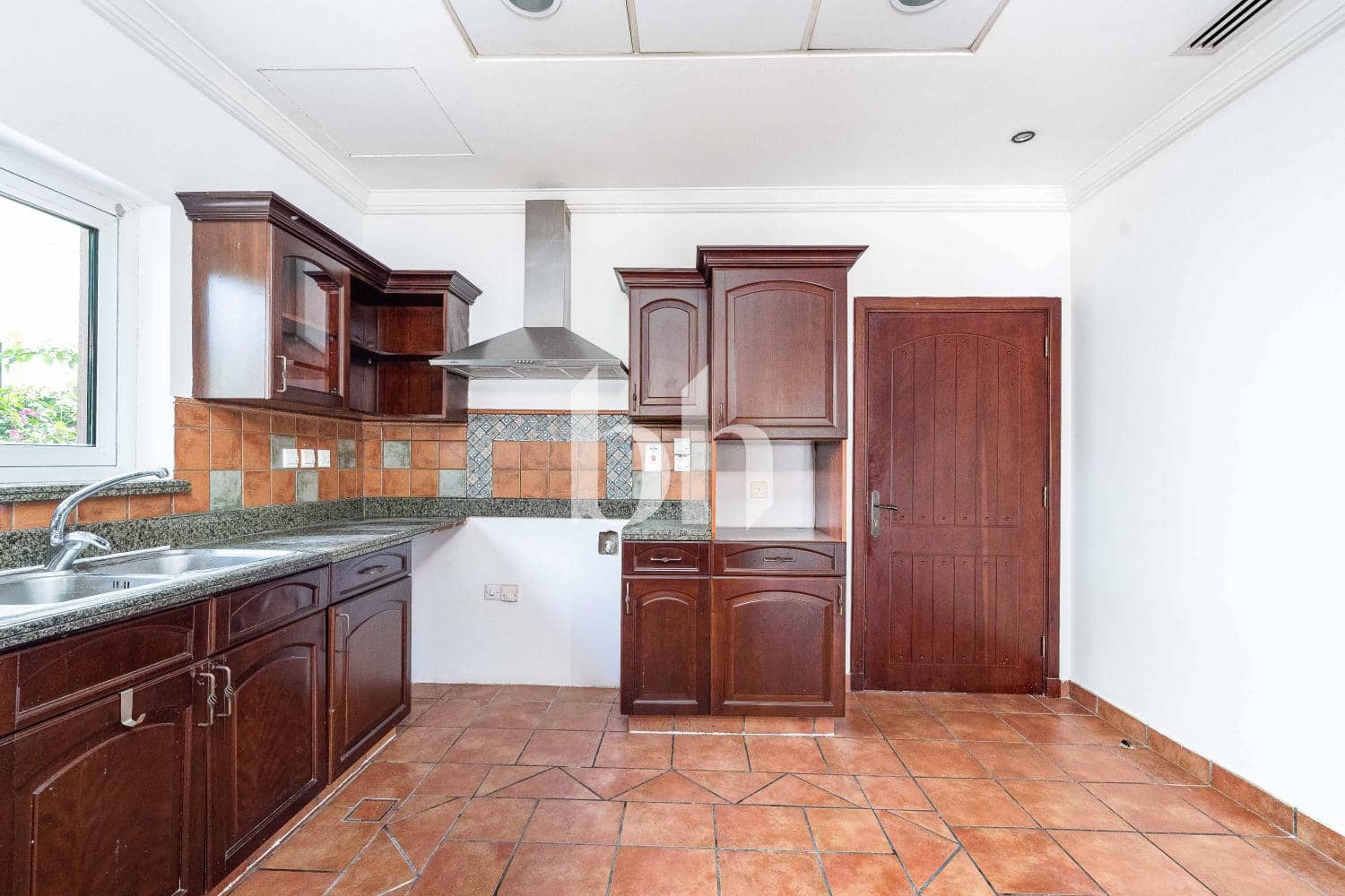 4 Bedroom Villa in Ponderosa - photo 2