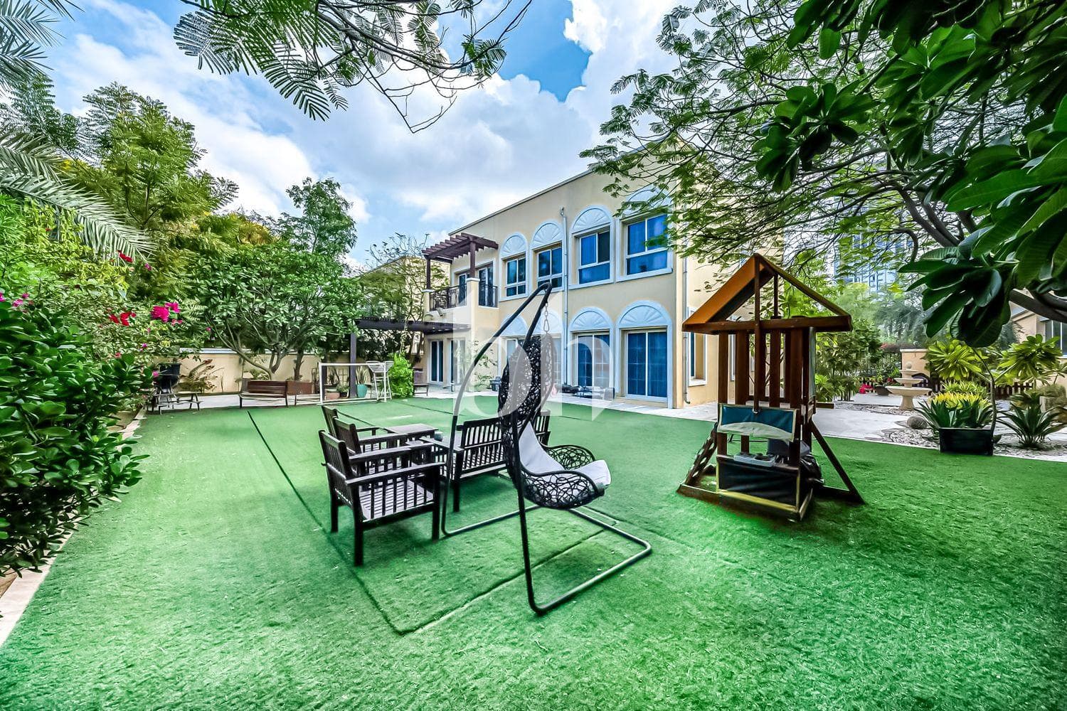 5 Bedroom Villa in District 2C