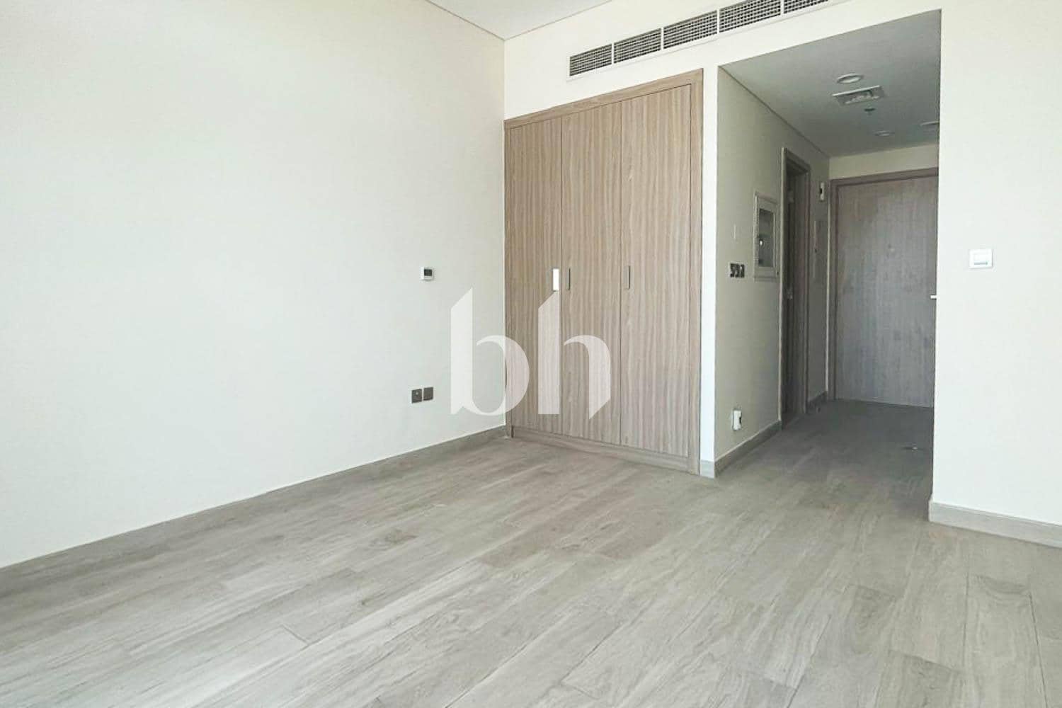 Studio Apartment in Farhad Azizi Residence - photo 2