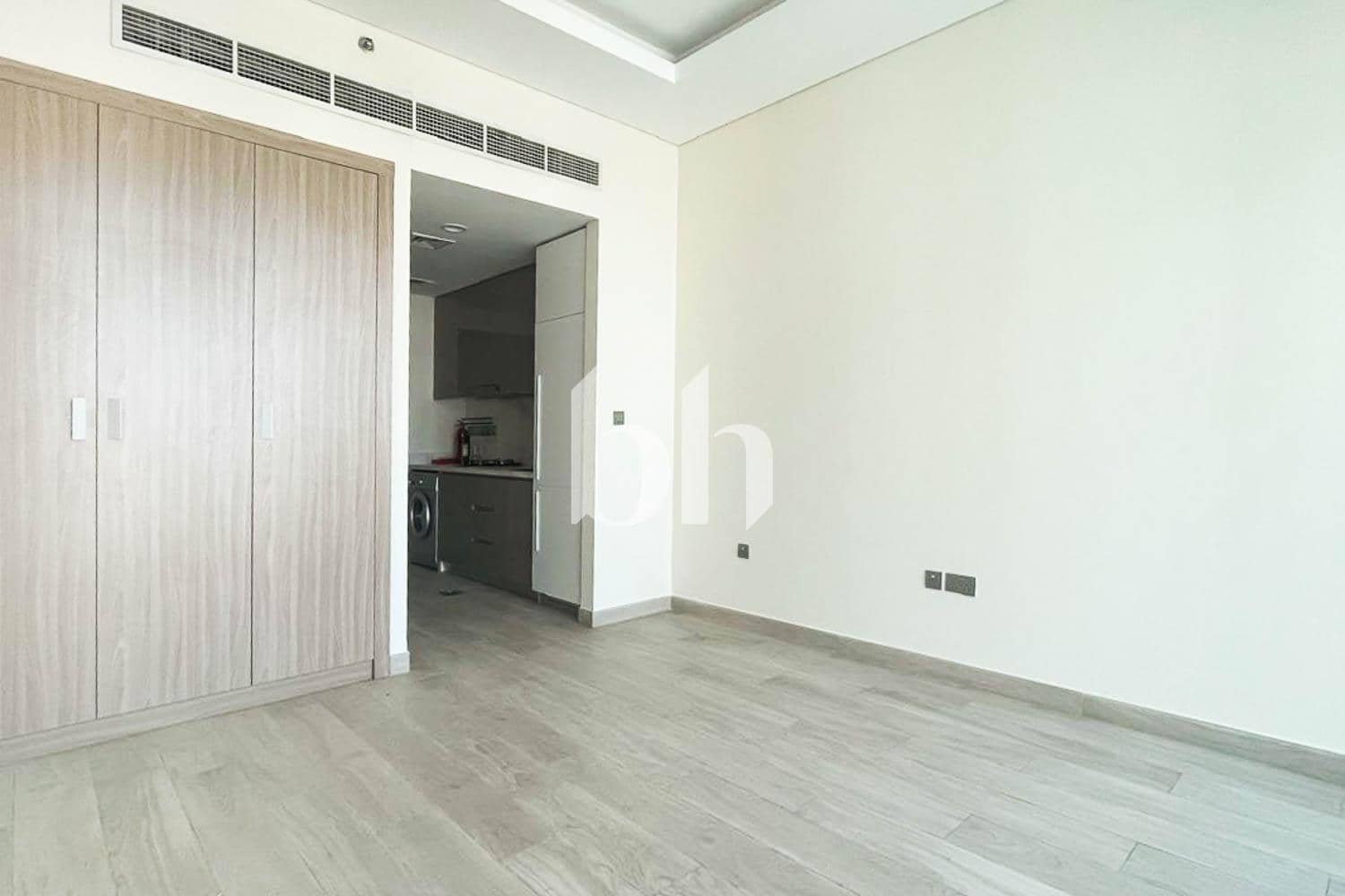 Studio Apartment in Farhad Azizi Residence - photo 1