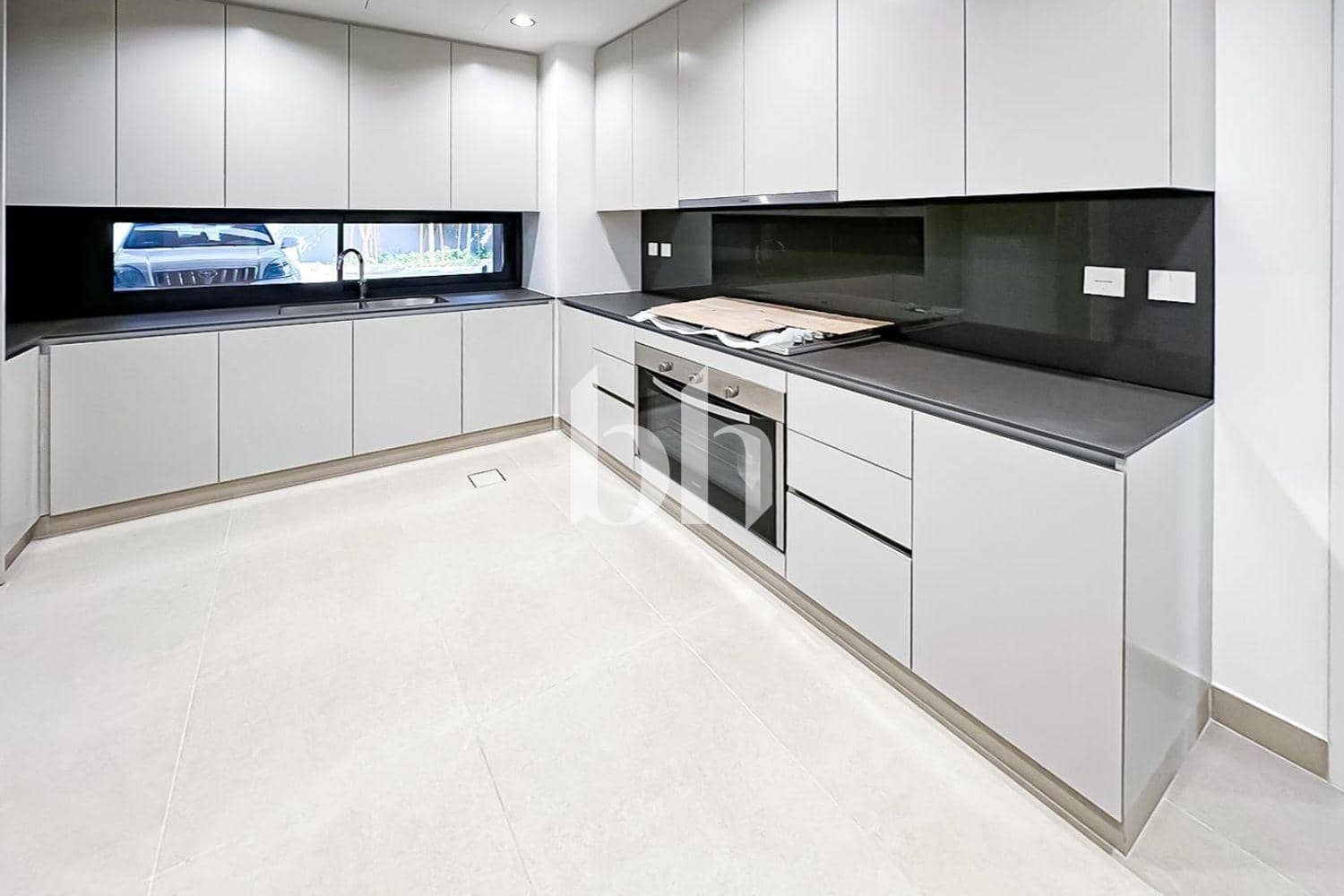 4 Bedroom Townhouse in Robinia - photo 2