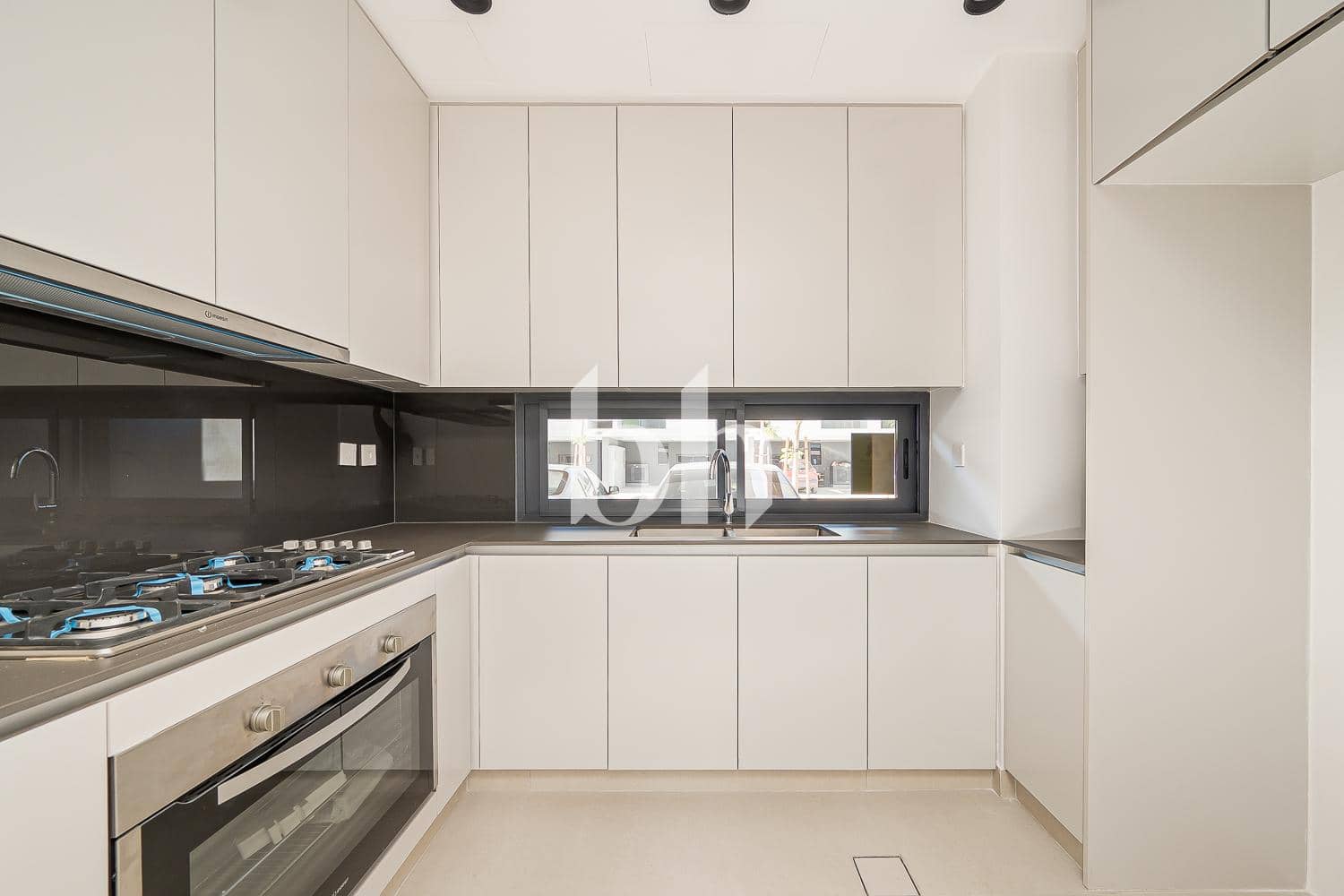 4 Bedroom Townhouse in Robinia - photo 1