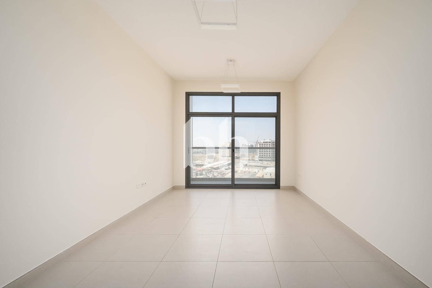 1 Bedroom Apartment in Blue Reef Building - photo 2