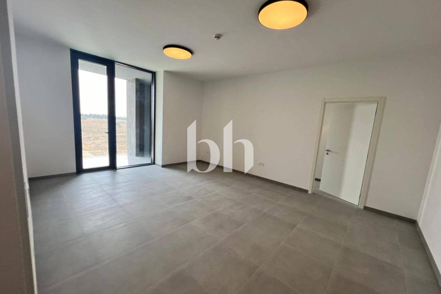 2 Bedroom Apartment in Tiraz - photo 2