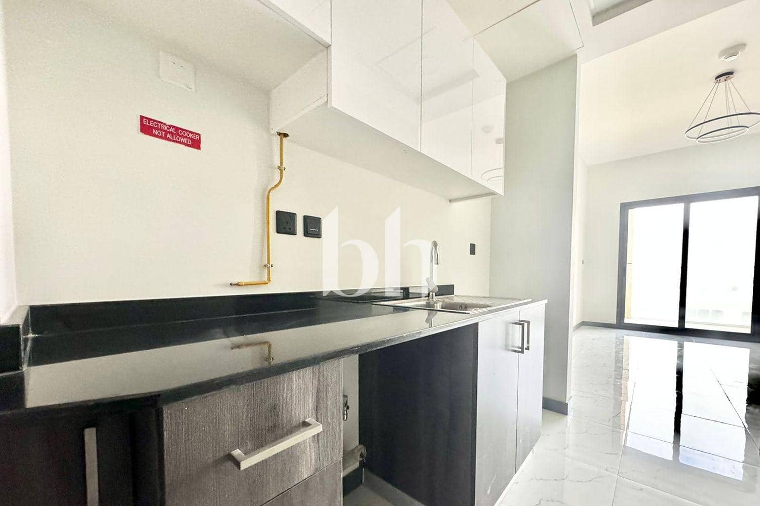 1 Bedroom Apartment in Rukan Tower B - photo 2