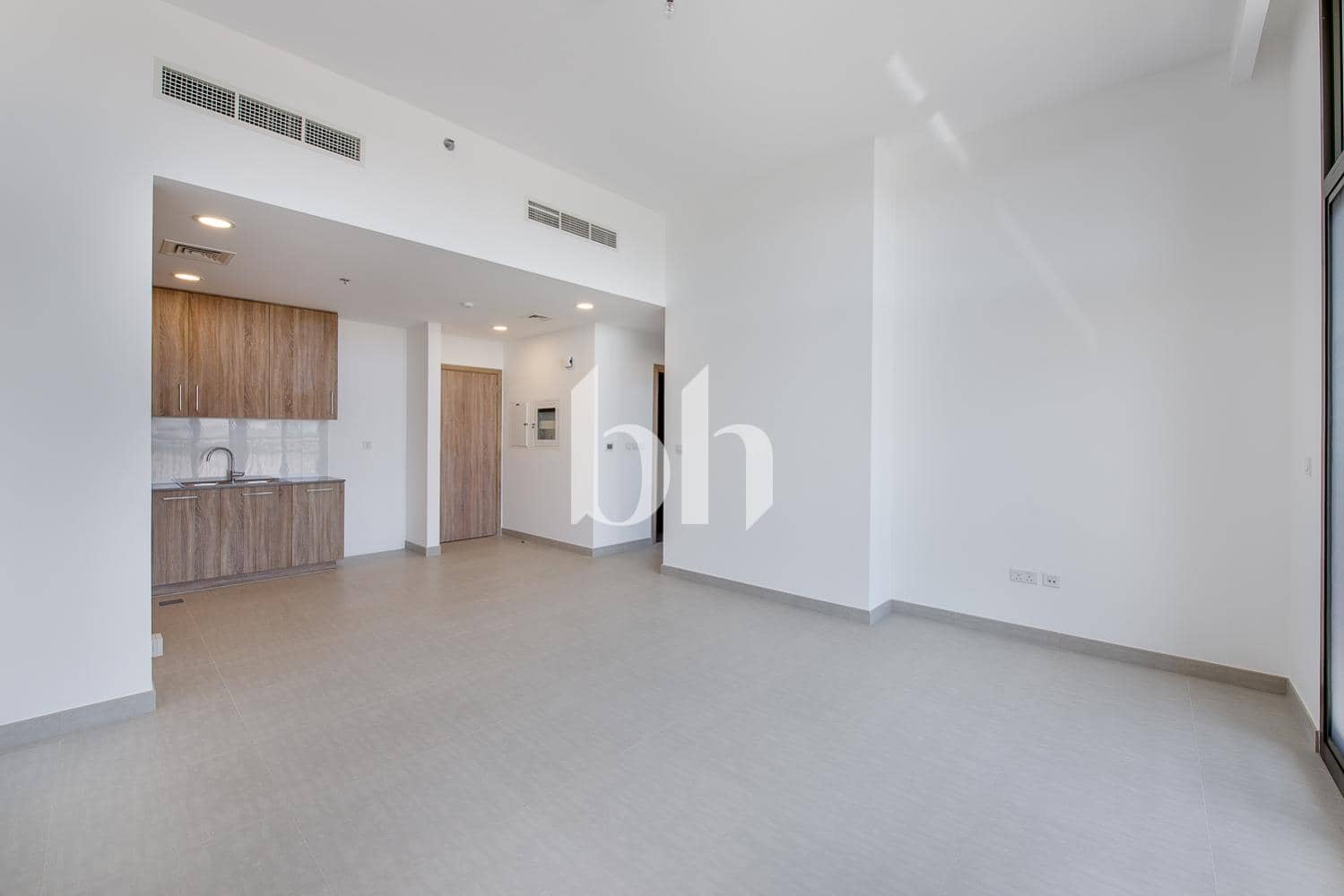 2 Bedroom Apartment in Parkviews - photo 2