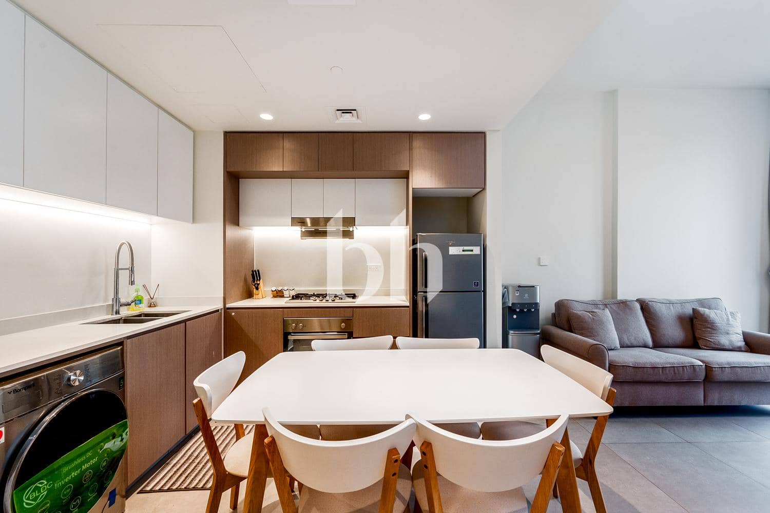 2 Bedroom Apartment in Tiraz - photo 1