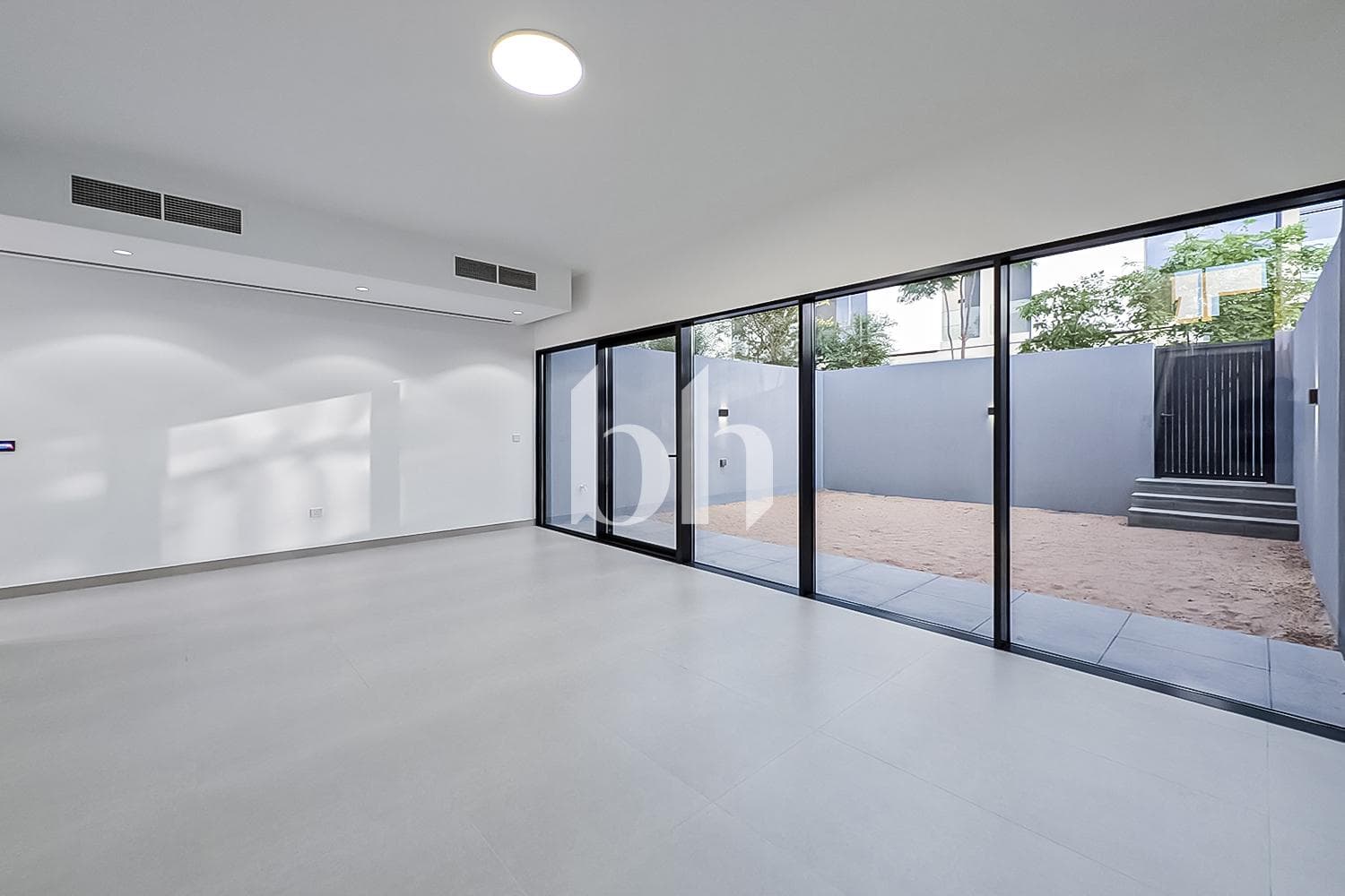 2 Bedrooms Townhouse in Robinia - photo 1