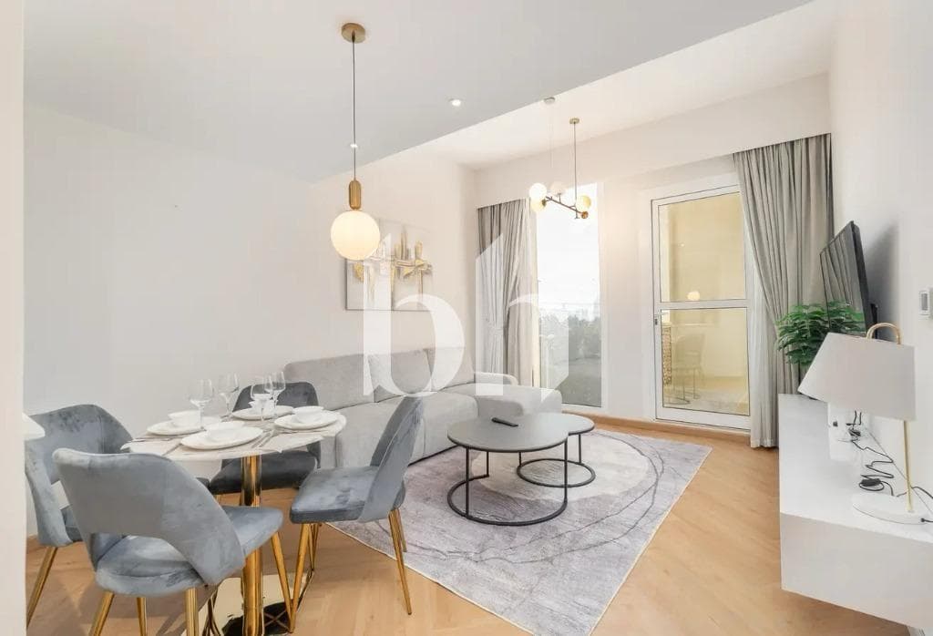 1 Bedroom Apartment in Hanover Square - photo 2
