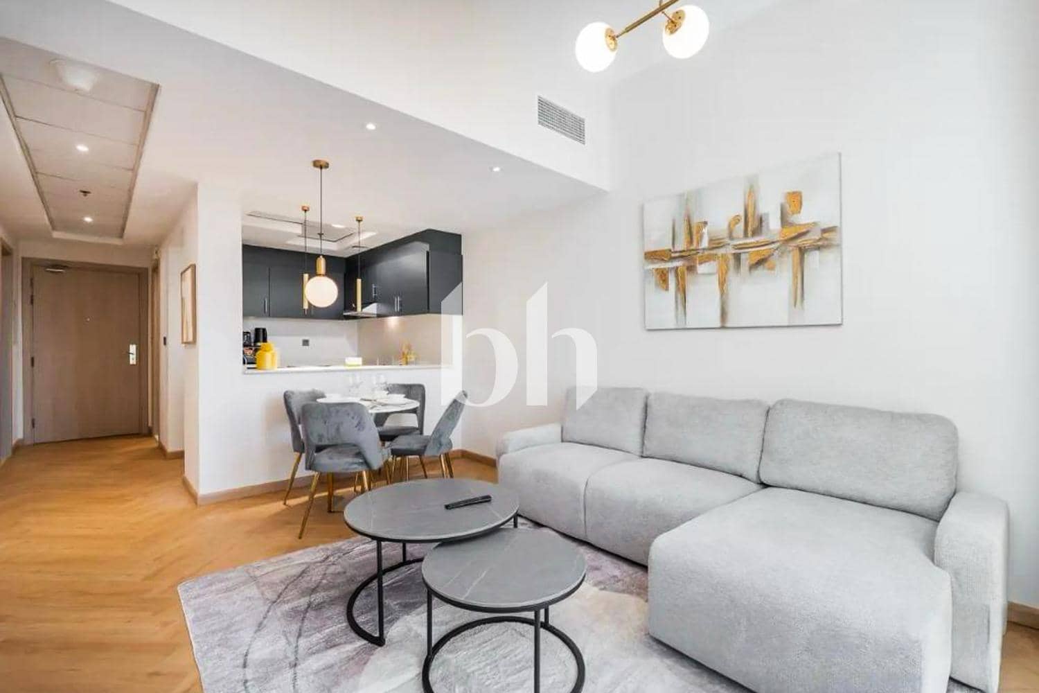 1 Bedroom Apartment in Hanover Square - photo 2