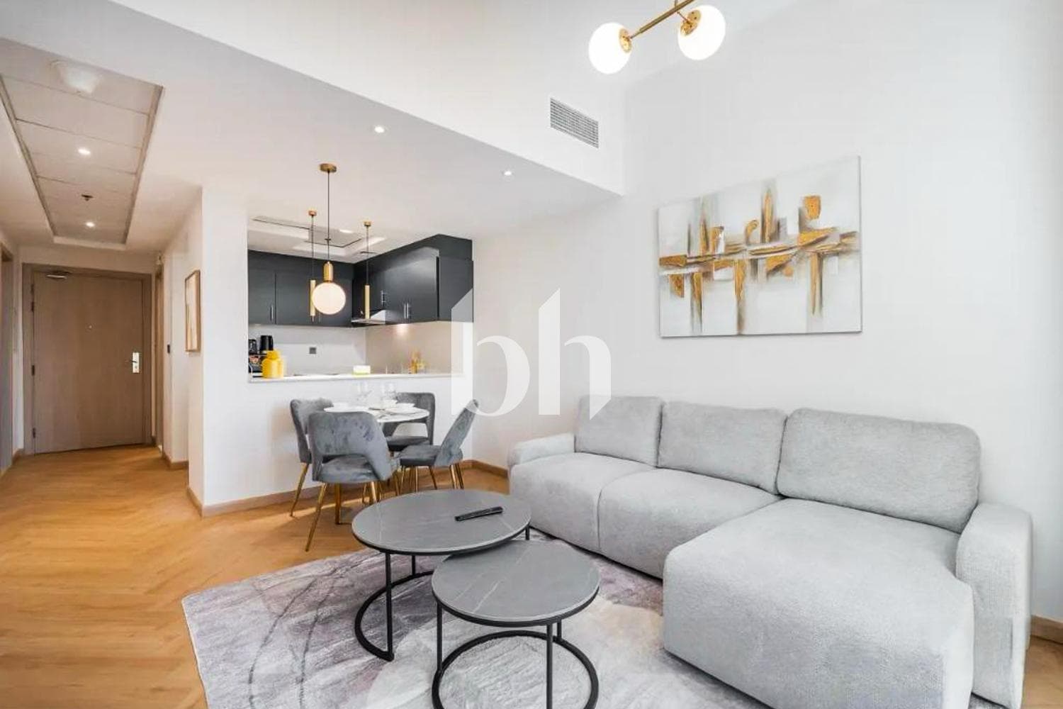 1 Bedroom Apartment in Hanover Square - photo 2