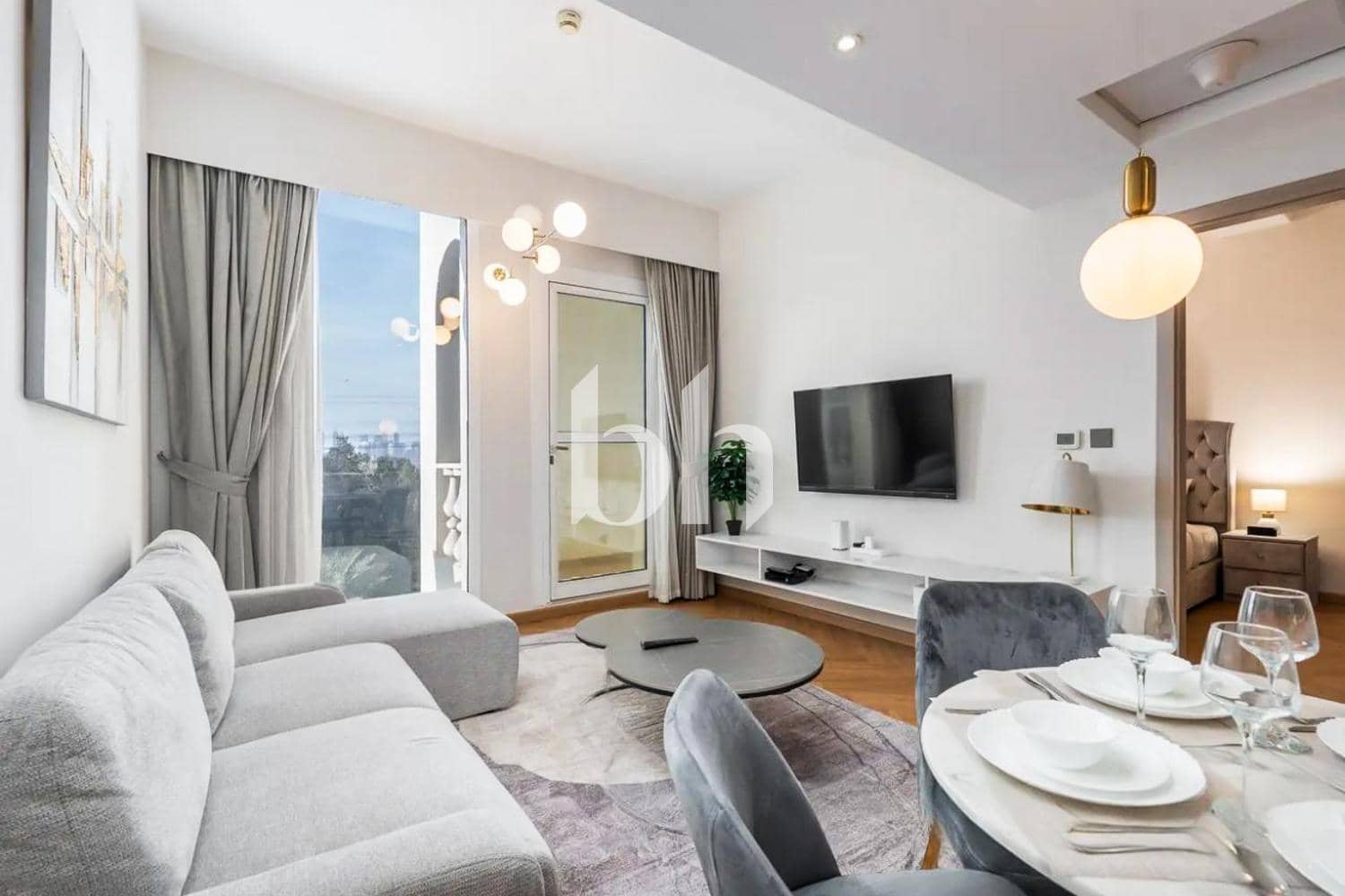 1 Bedroom Apartment in Hanover Square - photo 1