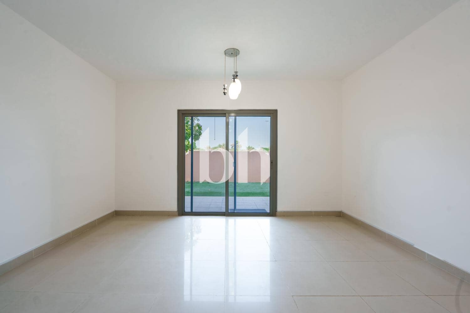 2 Bedroom Townhouse in Mediterranean Style - photo 2