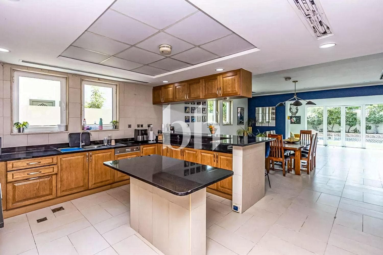 5 Bedroom Villa in Jumeirah Park Homes - photo 2