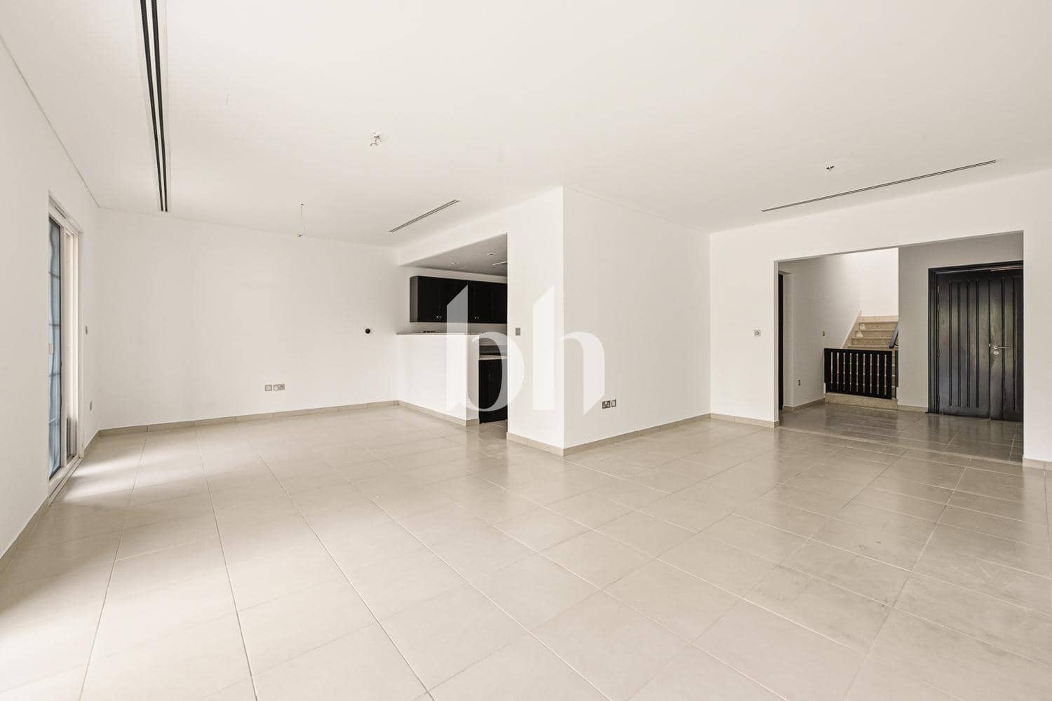 3 Bedroom Townhouse in Nakheel Villas - photo 2