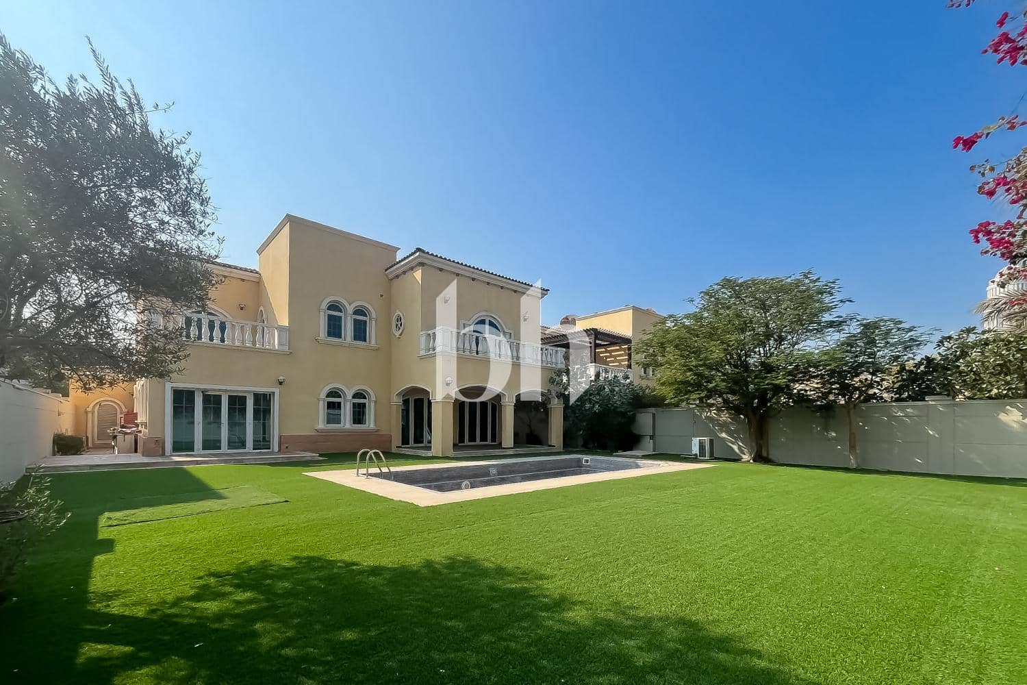 5 Bedroom Villa in Legacy Large