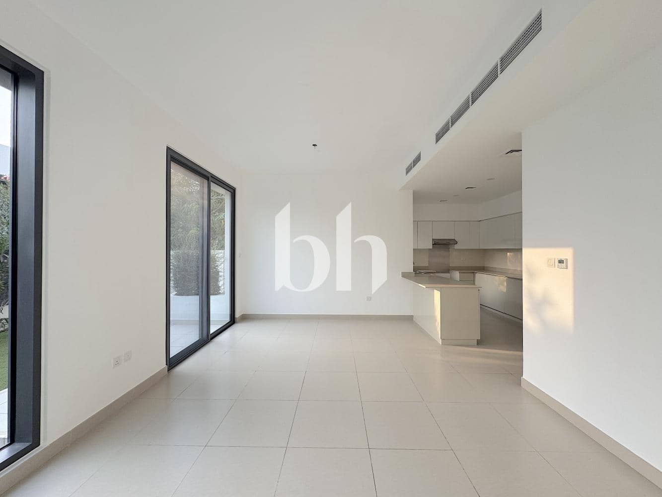 4 Bedroom Townhouse in Maple 3 - photo 2