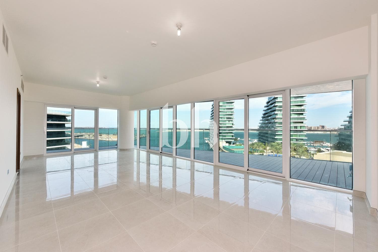 3 Bedrooms Apartment in Al Hadeel - photo 1