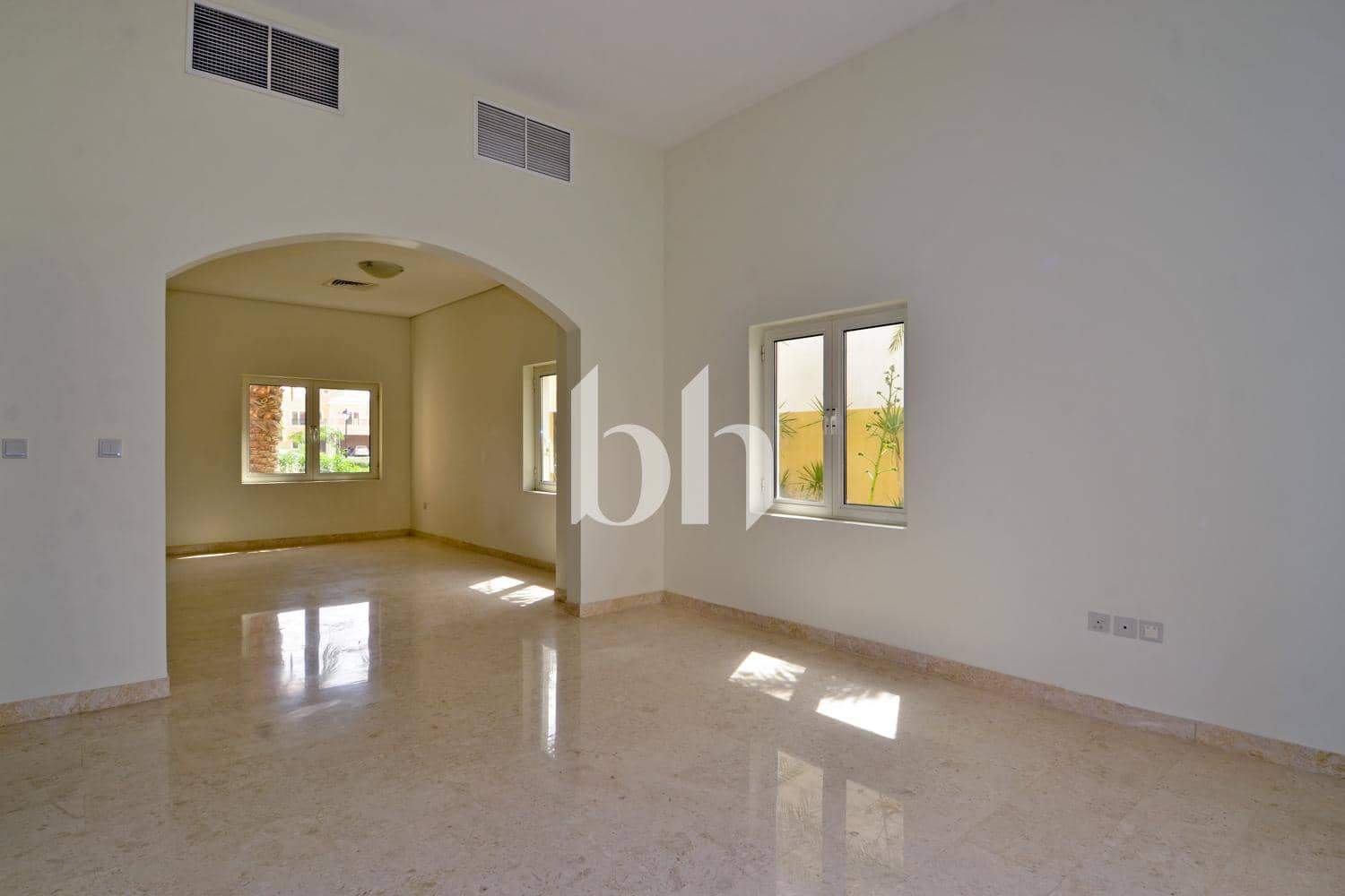 5 Bedroom Villa in Hacienda - photo 2