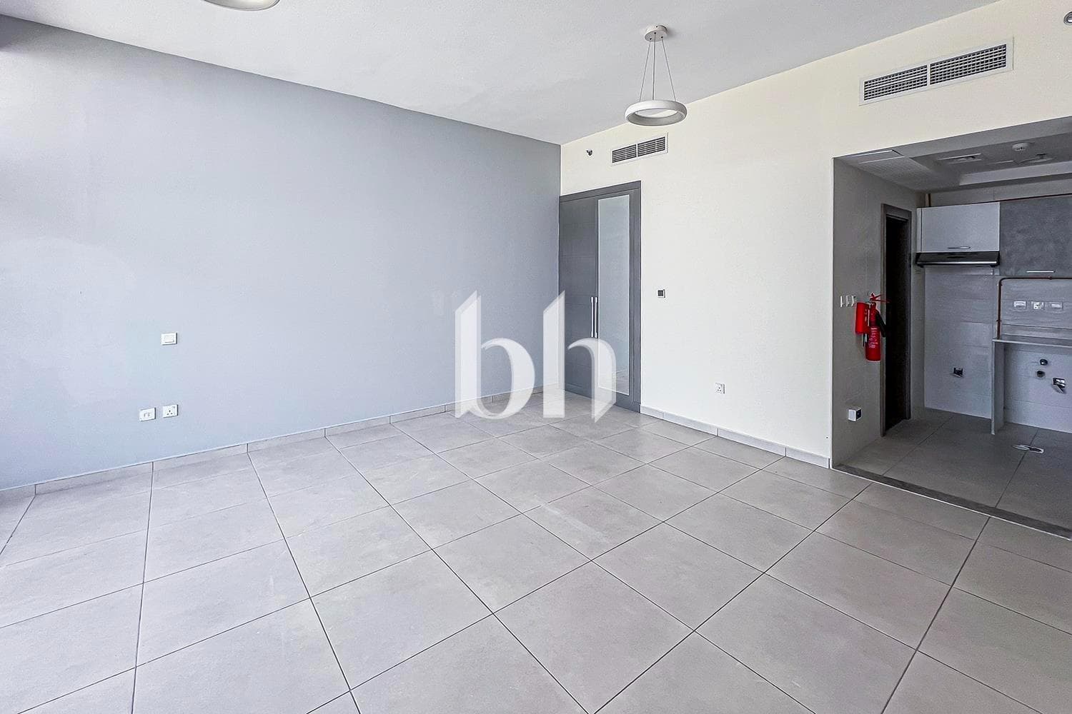 Apartment in Al Mansour Tower - photo 1