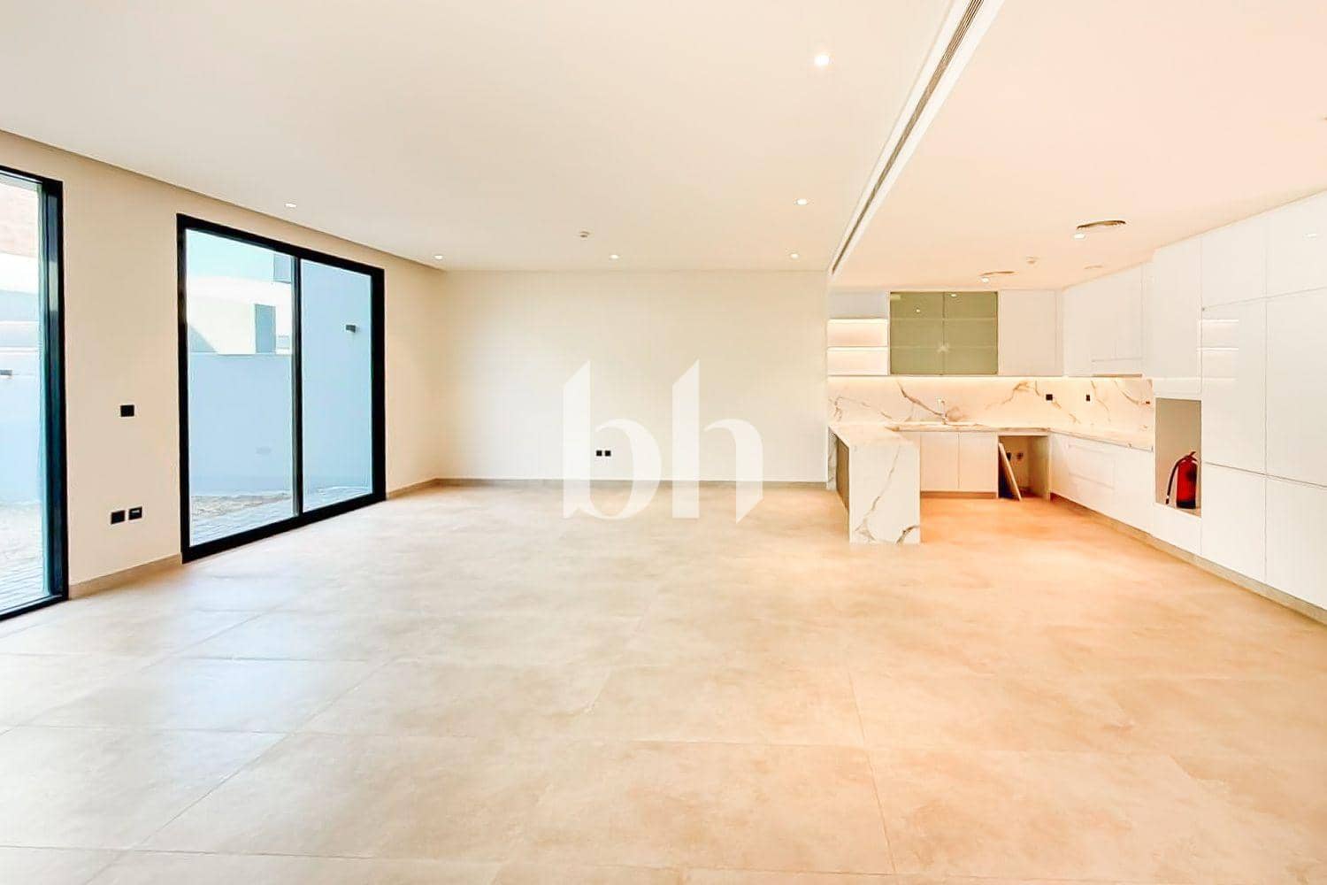 3 Bedroom Townhouse in California Residence