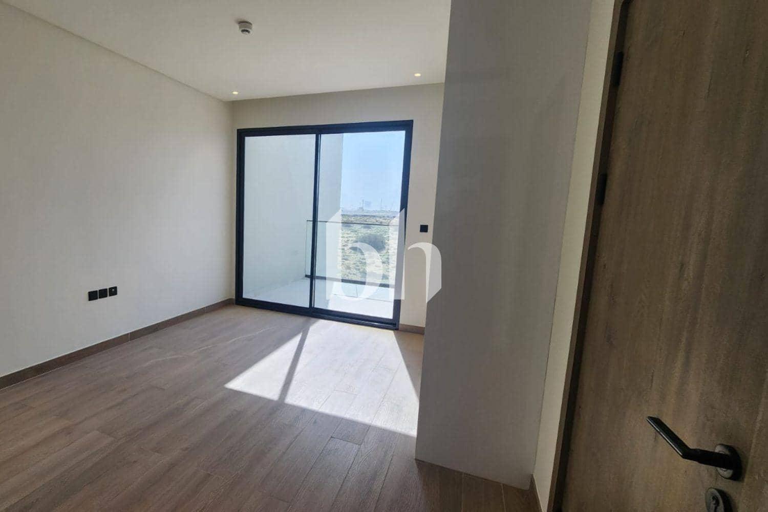 3 Bedroom Townhouse in California Residence - photo 2