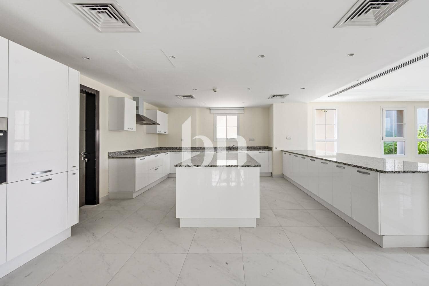 5 Bedroom Villa in The Sundials - photo 2