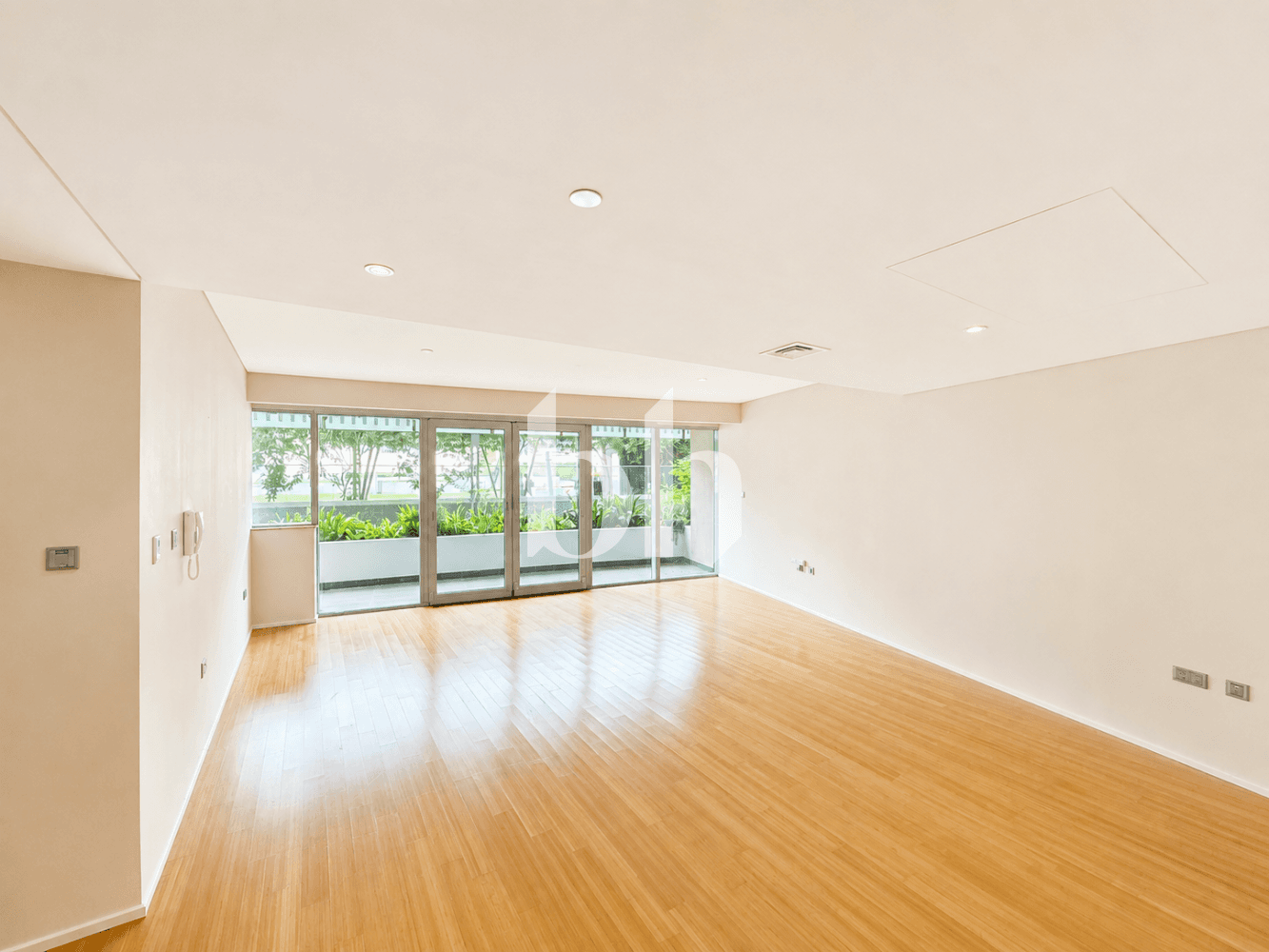 3 Bedroom Apartment in Al Rahba - photo 2