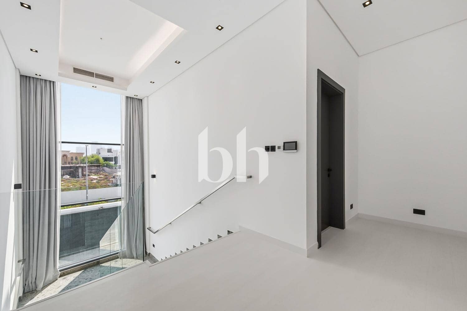 4 Bedroom Villa in Al Barsha South 1 - photo 2