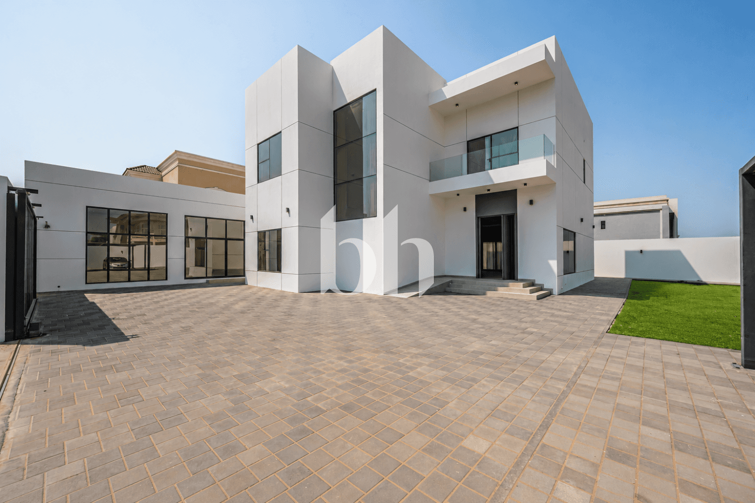 4 Bedroom Villa in Al Barsha South 1 - photo 1