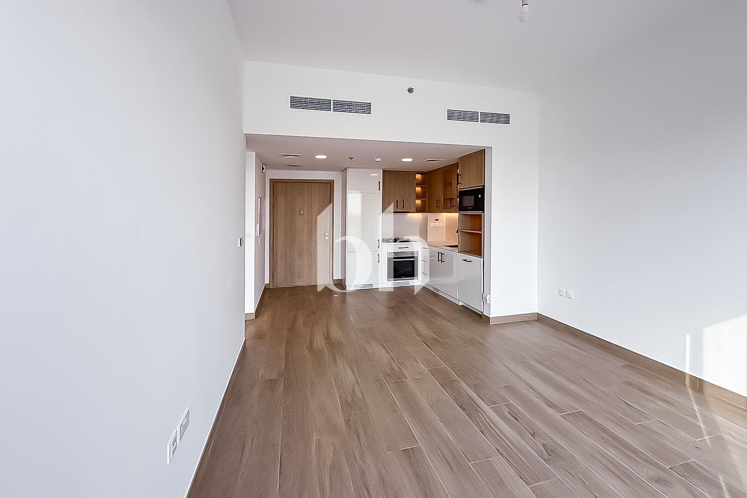 1 Bedroom Apartment in Liva - photo 2