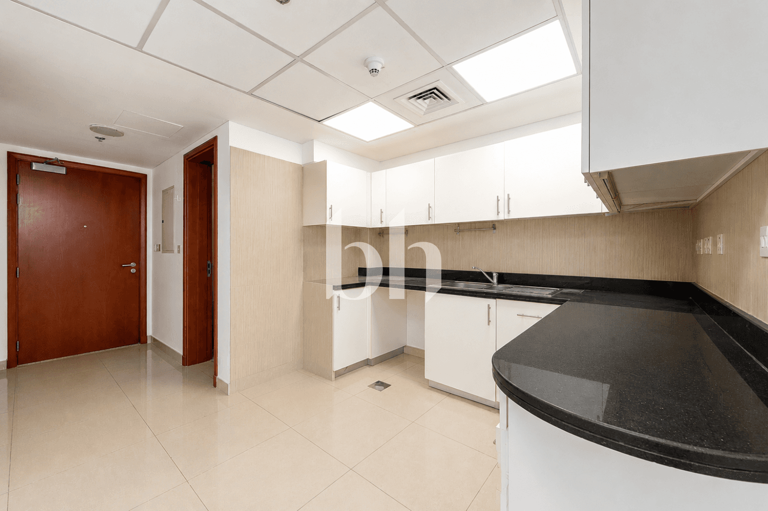 2 Bedroom Apartment in Park Tower B - photo 2