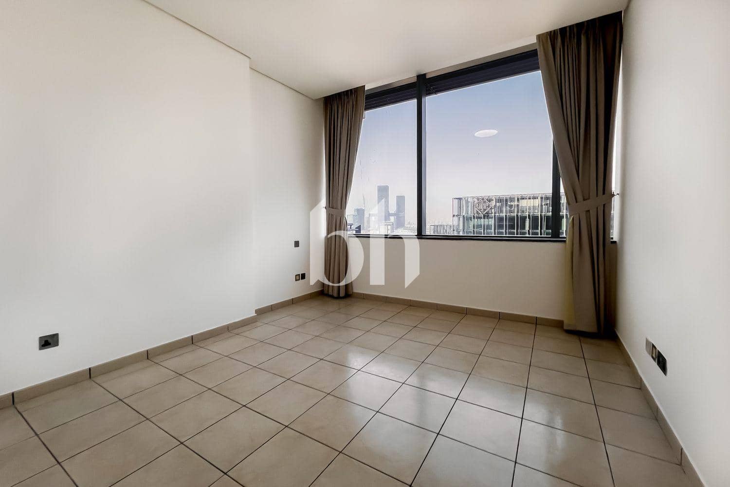 1 Bedroom Apartment in Sky Gardens - photo 2