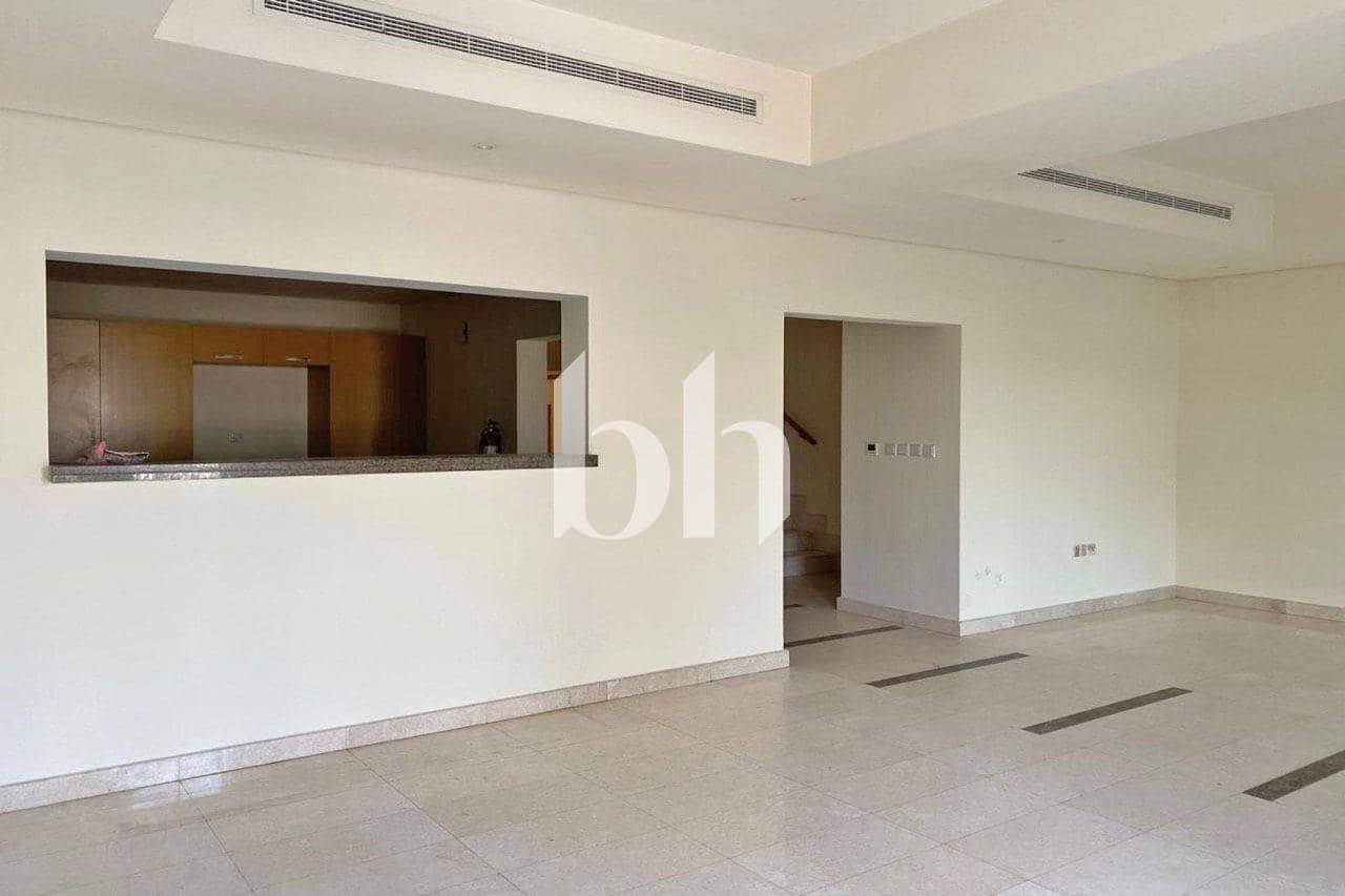 3 Bedroom Townhouse in Dubai Style Zone A - photo 2