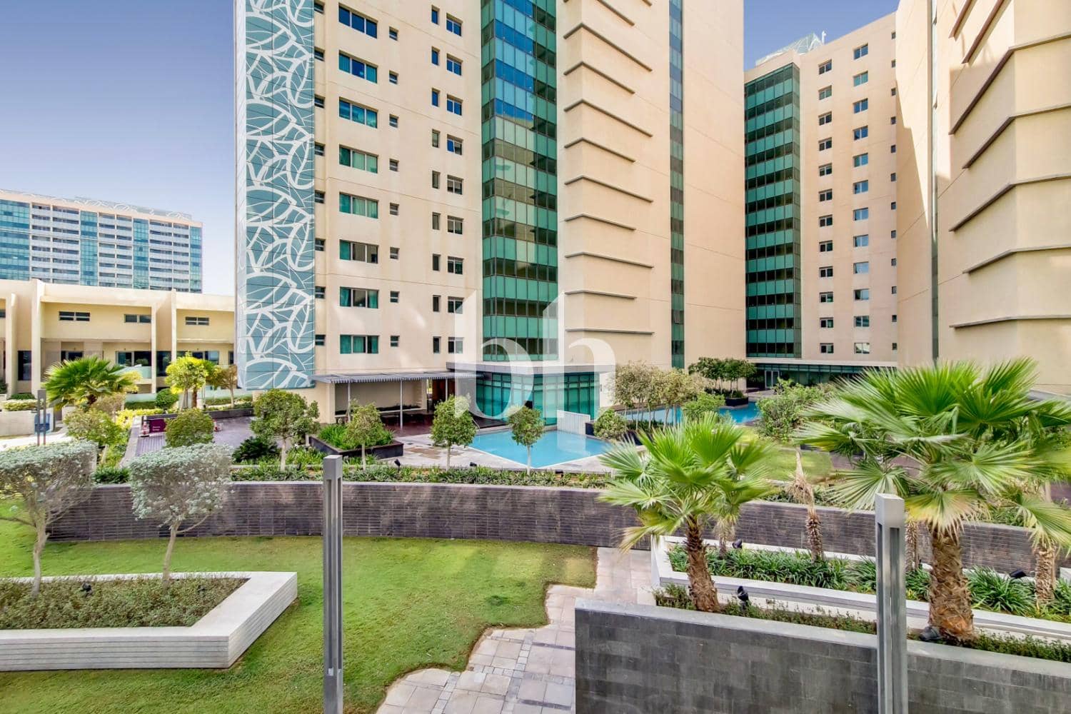 3 Bedroom Apartment in Al Rahba - photo 2