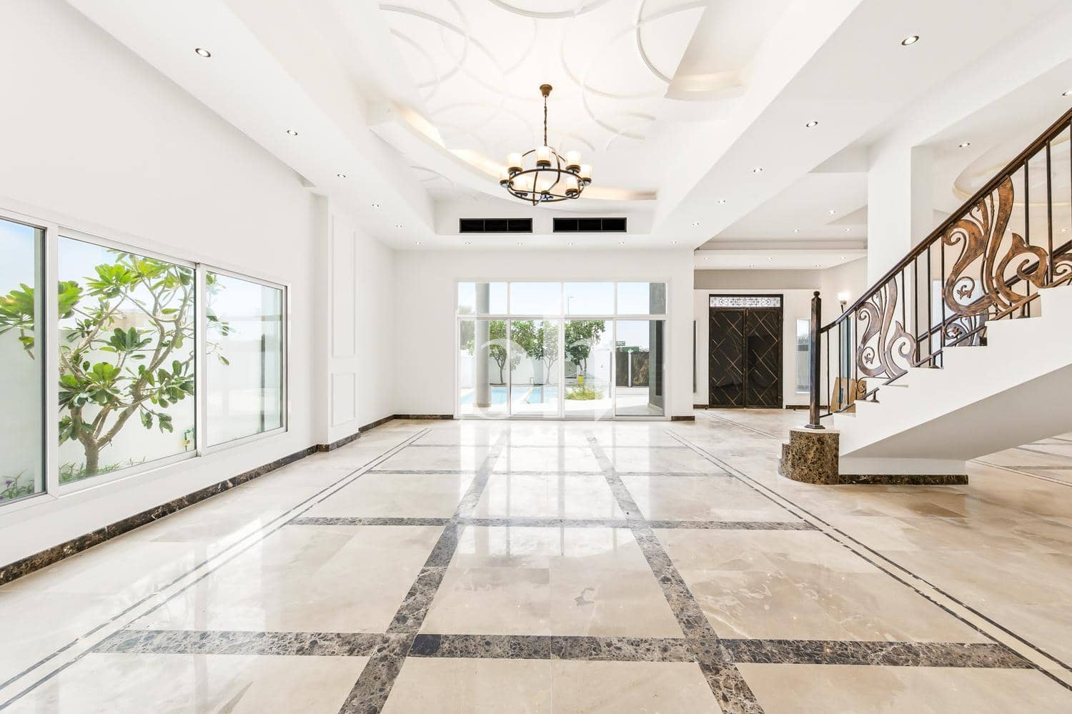 5 Bedroom Villa in Al Barsha South 1 - photo 1