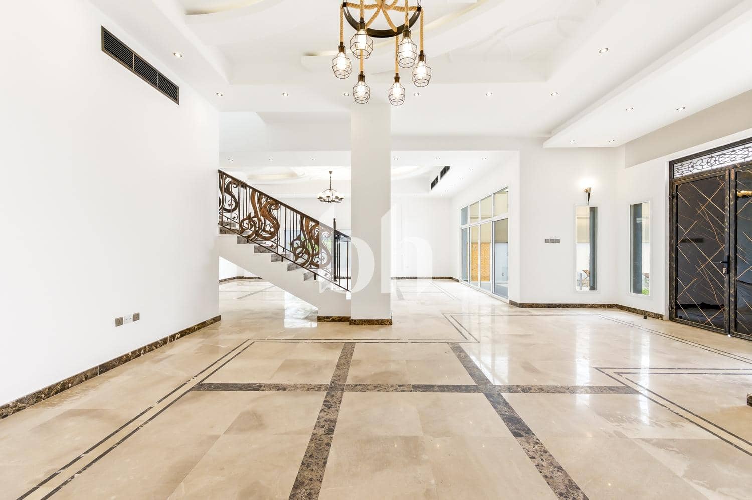 5 Bedroom Villa in Al Barsha South 1 - photo 2