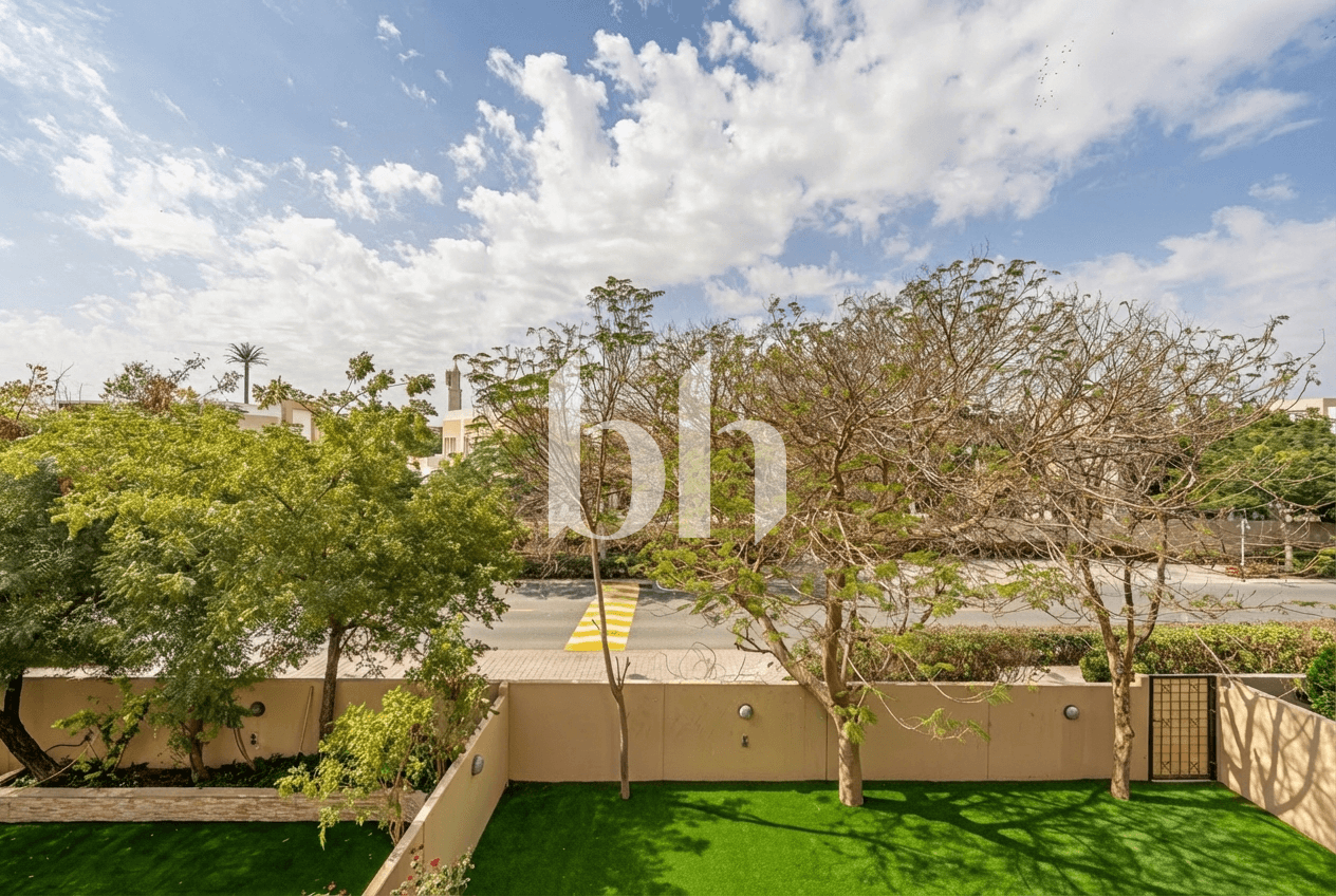 4 Bedroom Villa in Al Naseem A - photo 1