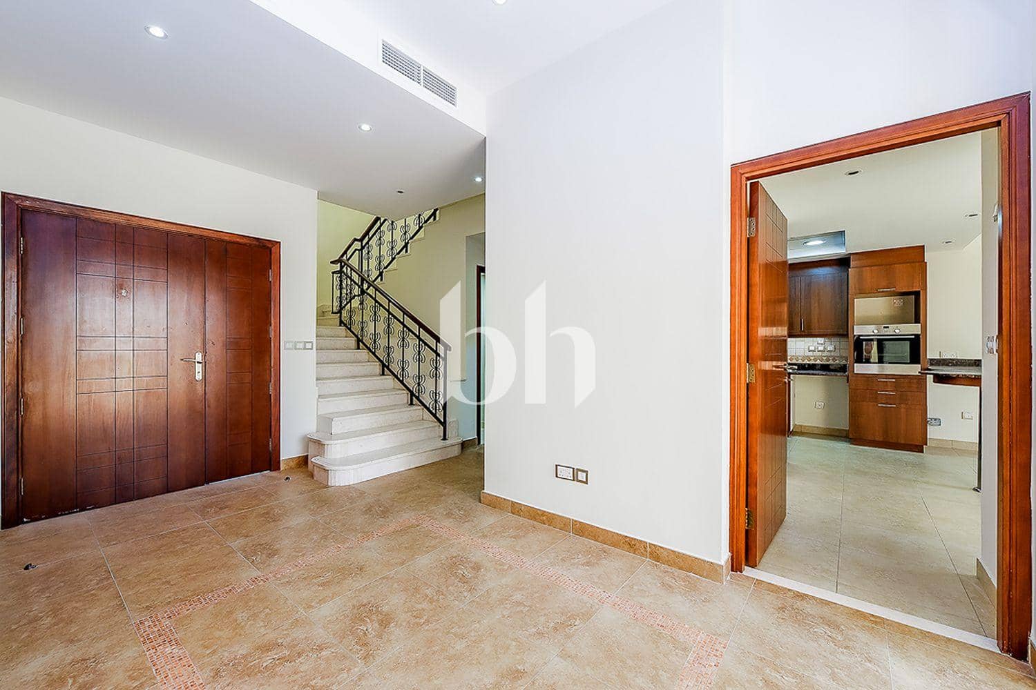 4 Bedroom Villa in Al Naseem A - photo 2