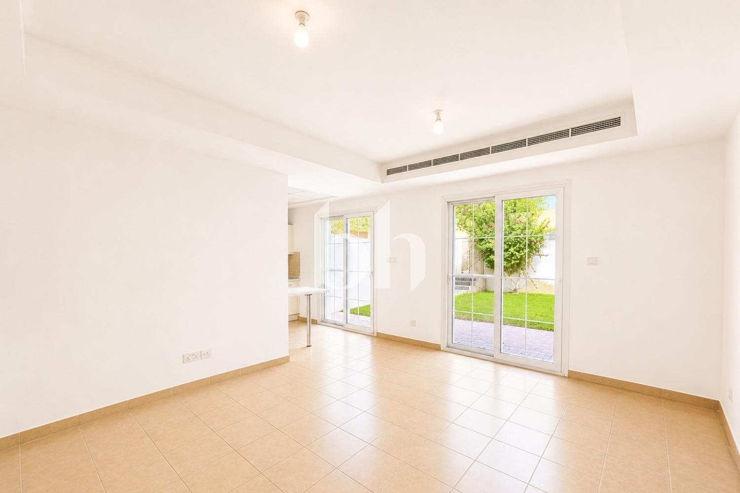 2 Bedroom Townhouse in Al Reem 1 Al Reem Drive - photo 1