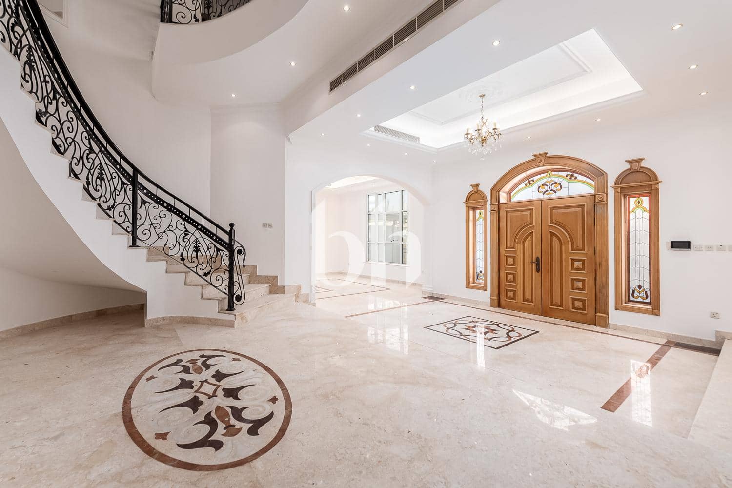 5 Bedroom Villa in Umm Suqeim 2 Villas - photo 2